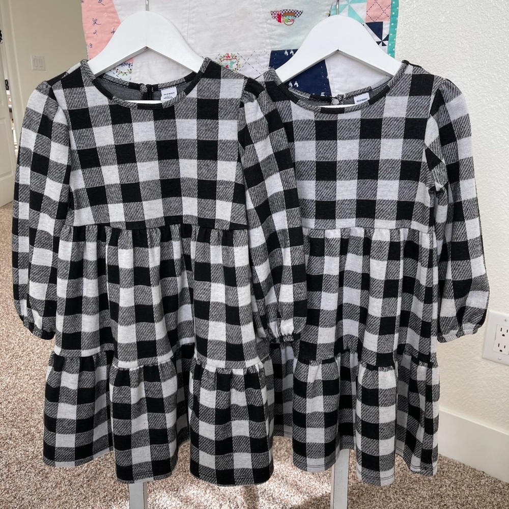 Old navy buffalo plaid twin girls dresses size 5t